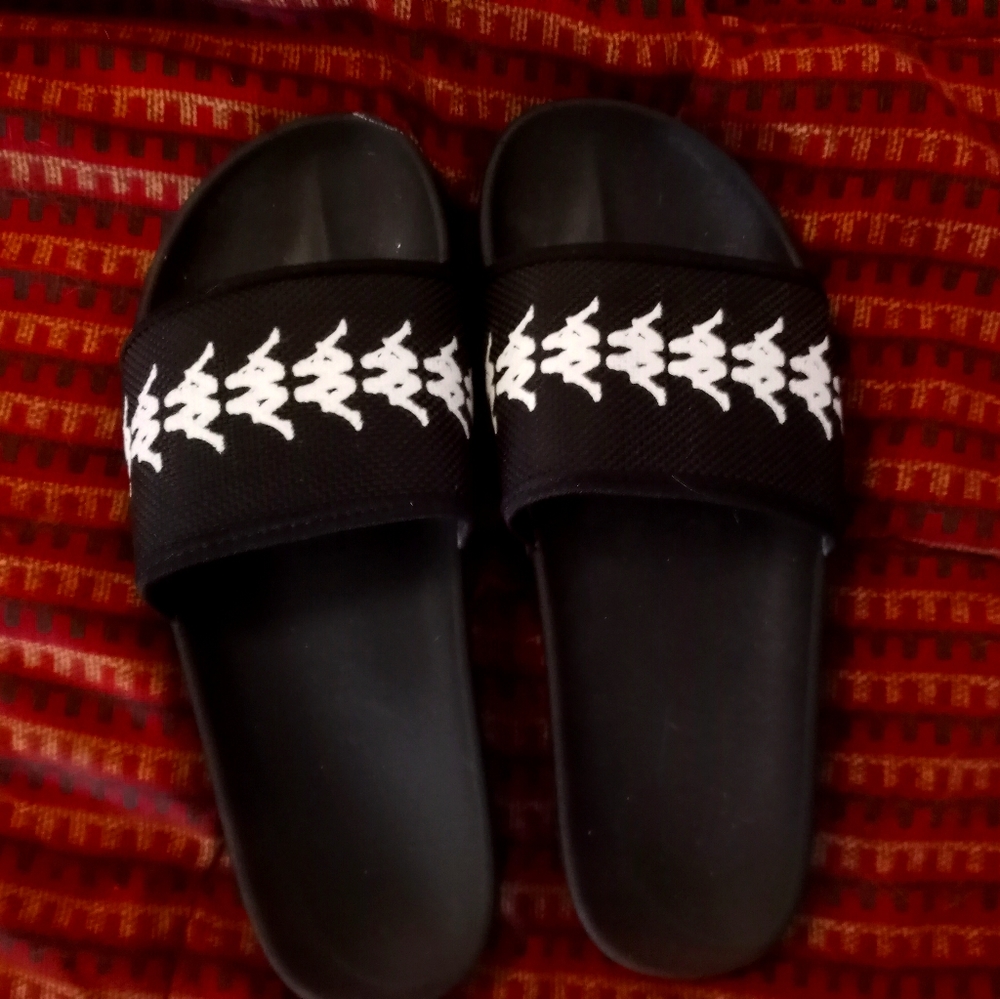 New Kappa Womens size 8 Black and white slides